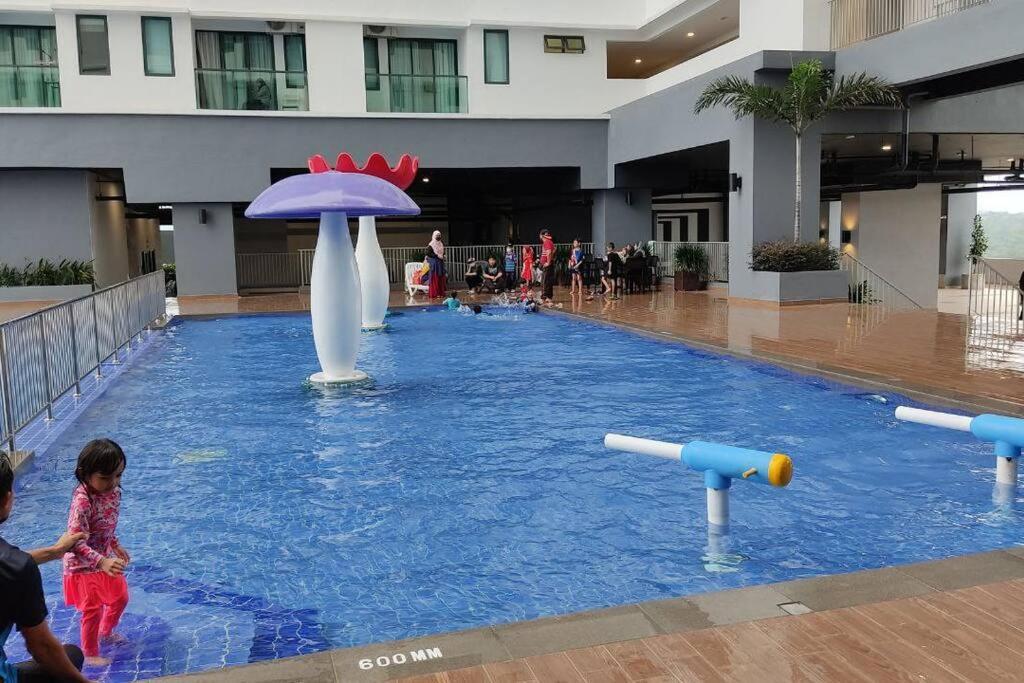 Hidayah Homestay Near Ukm And Ktm Station With High Speed Wifi - Pool & River View Bangi Exterior foto