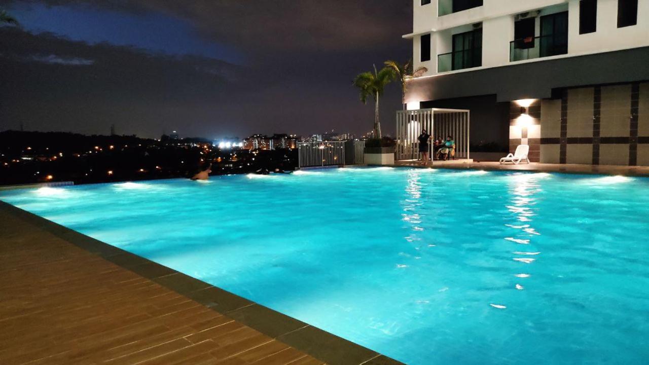 Hidayah Homestay Near Ukm And Ktm Station With High Speed Wifi - Pool & River View Bangi Exterior foto